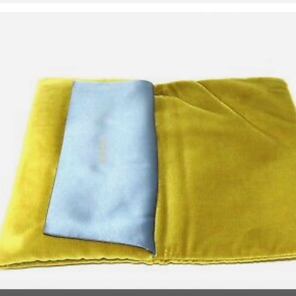 Authentic Gucci Hollywood Collection Velvet Satin Clutch Sunglass Case Yellow - Picture 5 of 7